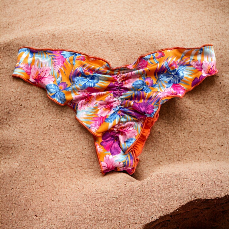 Bottom de bikini brasileño culote pus up flores borde naranjo Maia