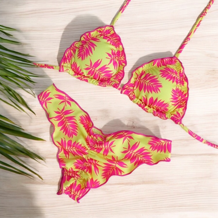 Conjunto Kai maia amarillo flores rosadas
