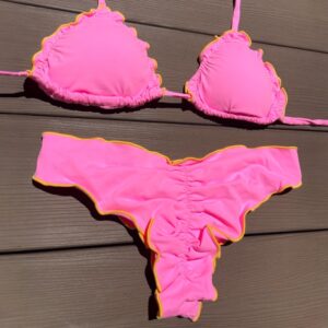 Conjunto de bikini Brasileño top triángulo + bottom culote push up Rosado Borde Amarillo Kai Maia