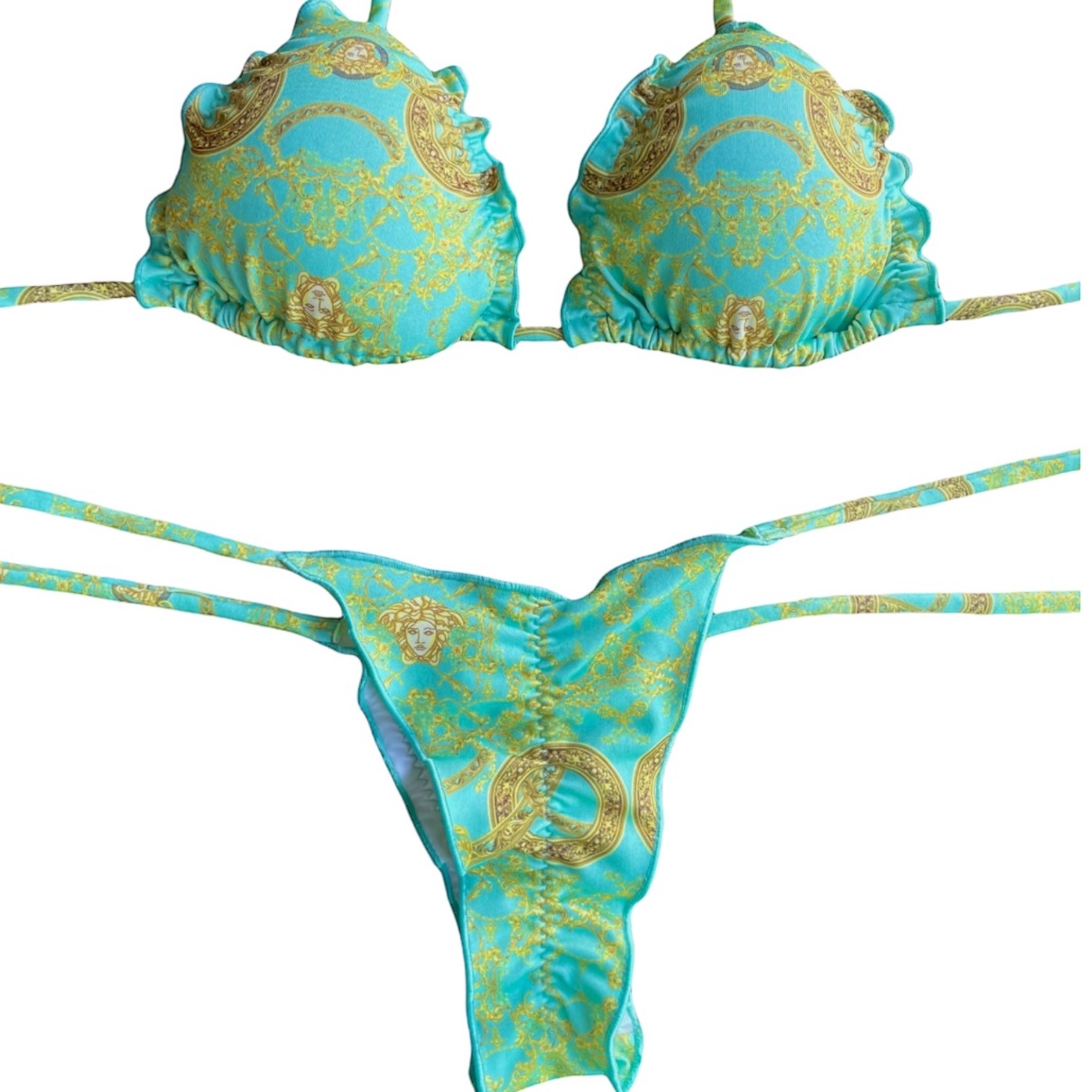 Conjunto de Bikini Brasileño Top Triángulo + Bottom con amarras Push Up verde aplicaciones doradas Kai mía