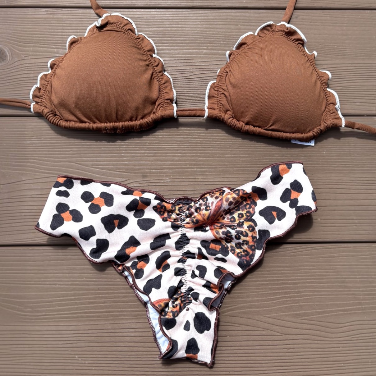 Conjunto de bikini Brasileño top triángulo + bottom culote push up chocolate print Kai maia - Imagen 3